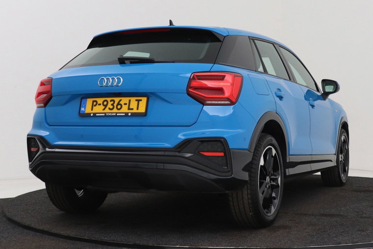 Vehicle Image 11