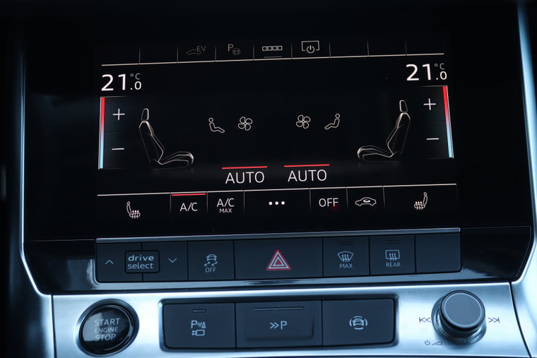 Vehicle Image 25