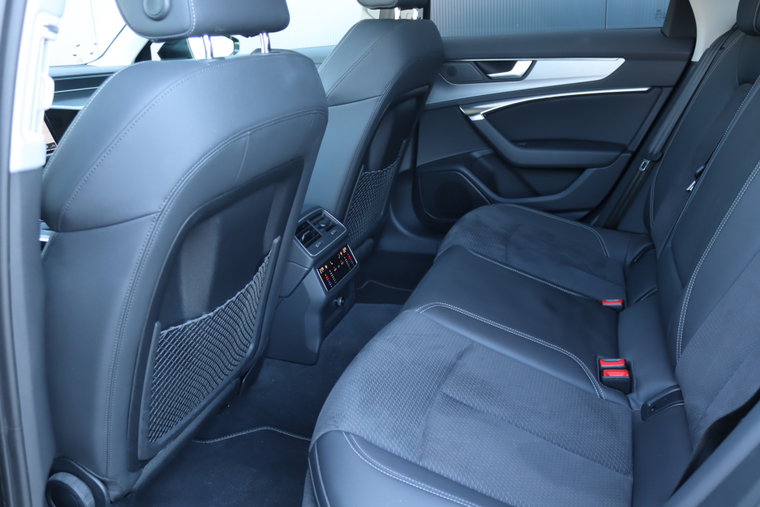 Vehicle Image 33