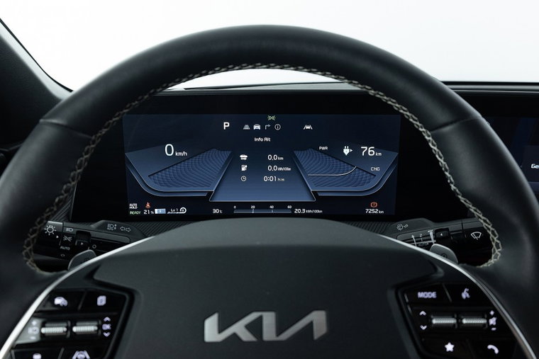 Vehicle Image 21