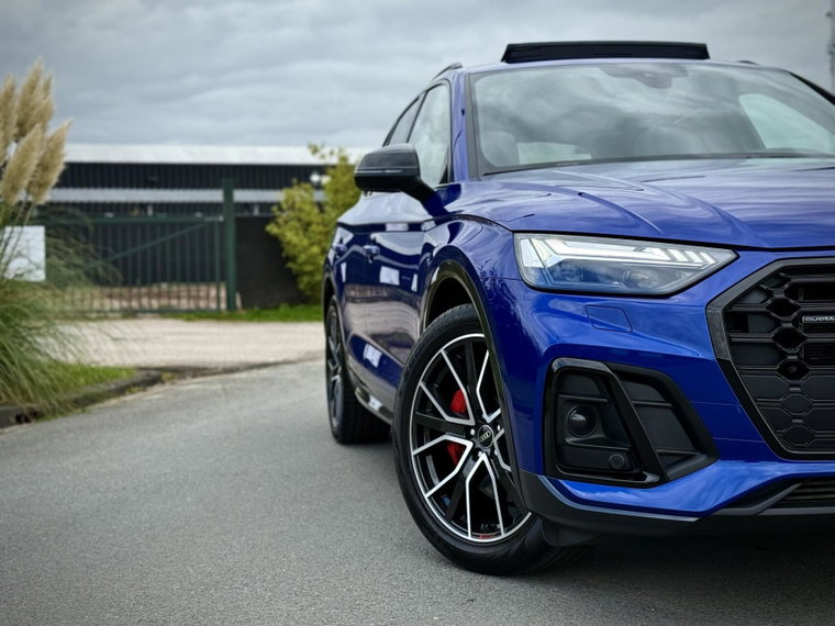 Vehicle Image 8