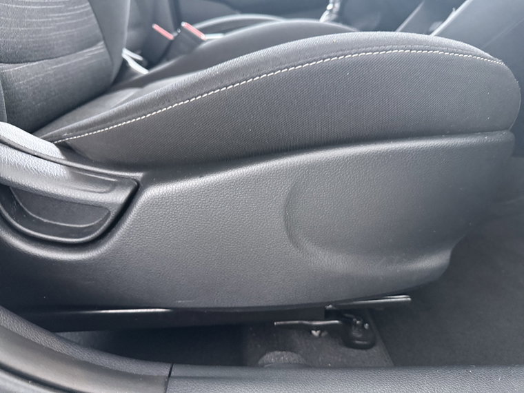 Vehicle Image 40
