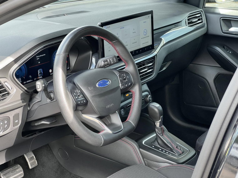 Vehicle Image 24