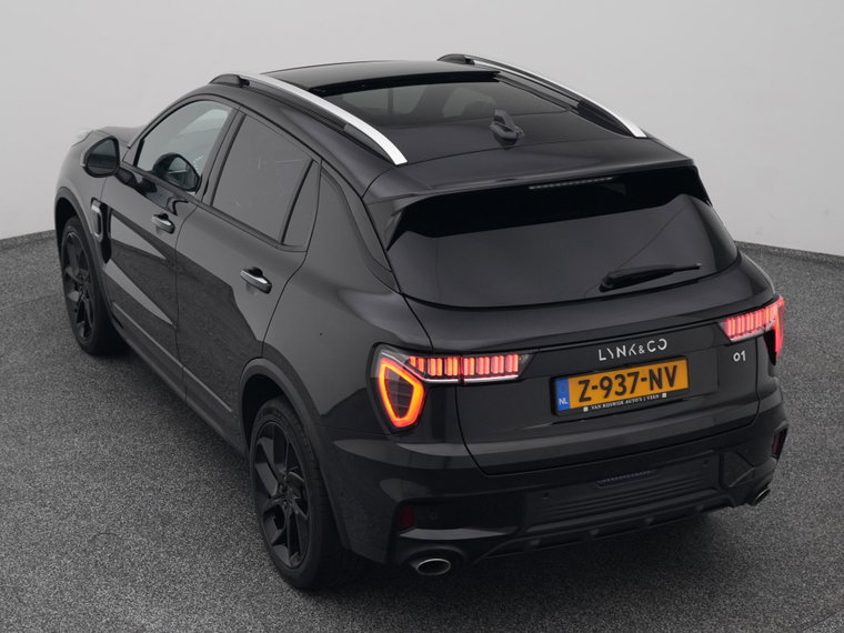 Vehicle Image 25