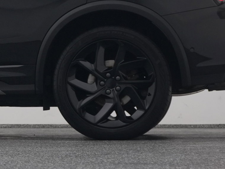 Vehicle Image 40