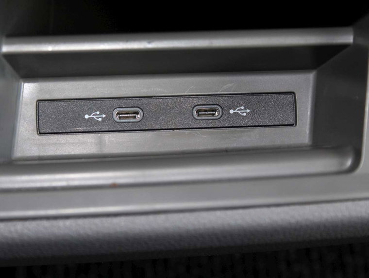 Vehicle Image 23