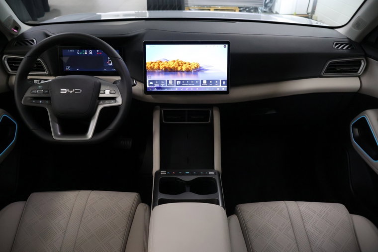 Vehicle Image 8