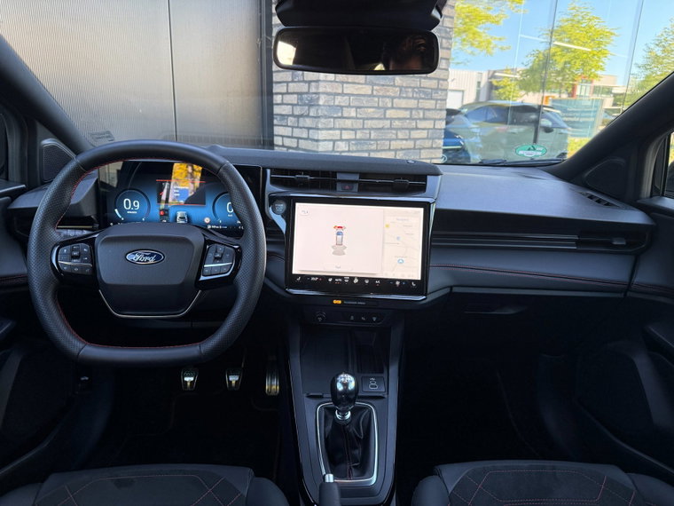 Vehicle Image 23