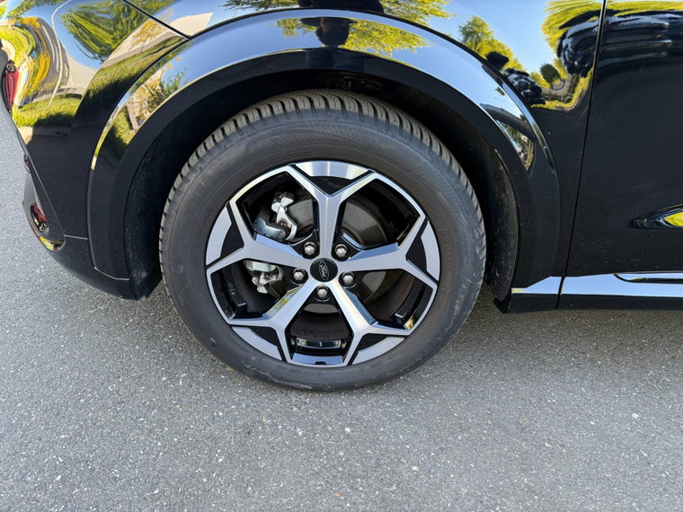 Vehicle Image 35