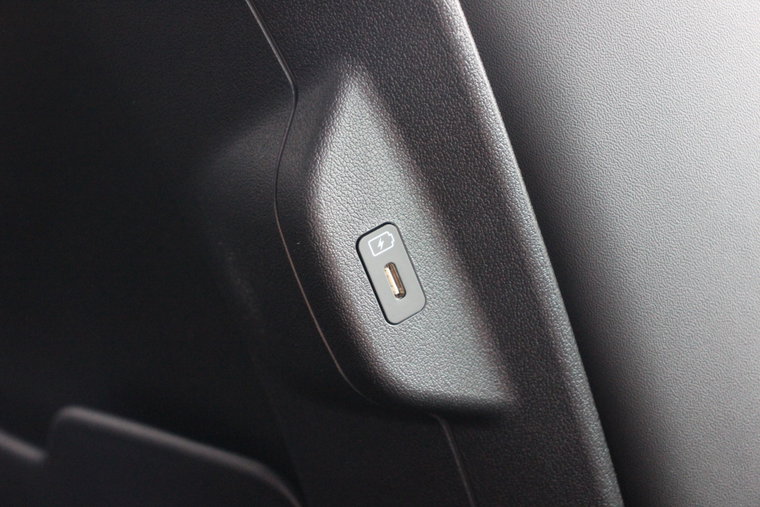 Vehicle Image 30