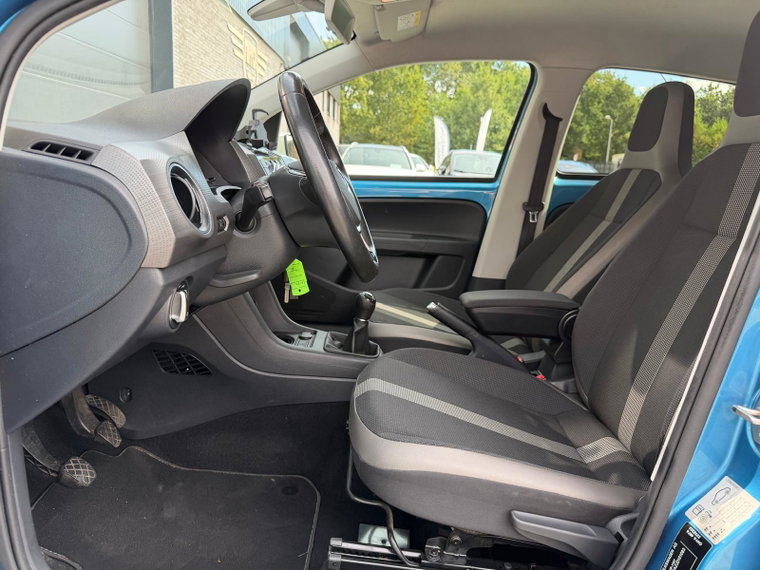 Vehicle Image 13