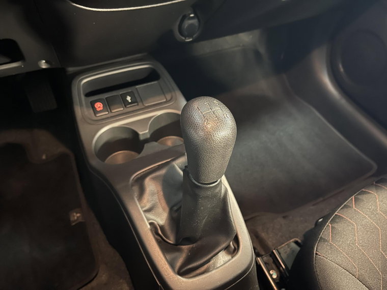 Vehicle Image 23