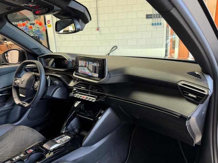 Vehicle Image 30