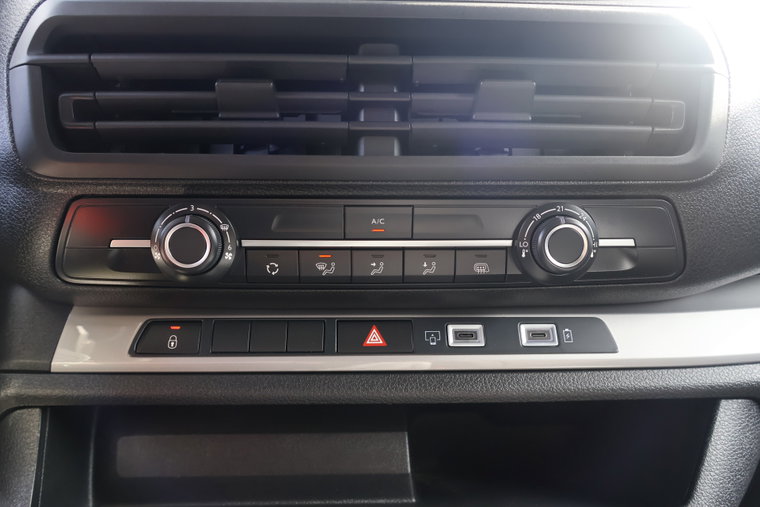 Vehicle Image 27