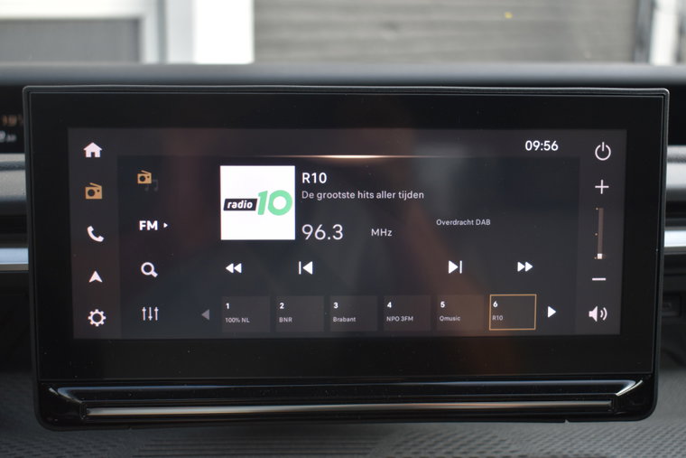Vehicle Image 13