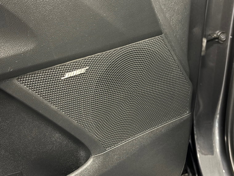 Vehicle Image 24