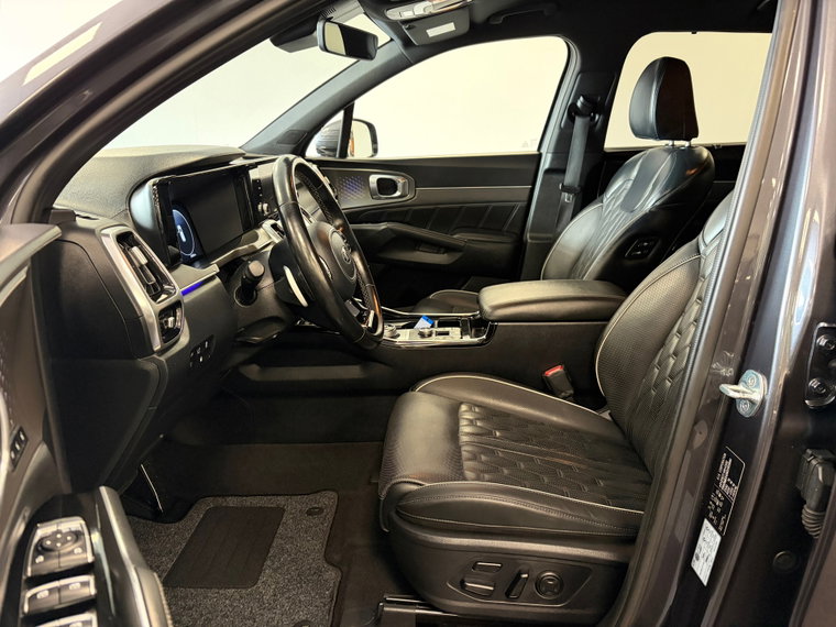 Vehicle Image 38