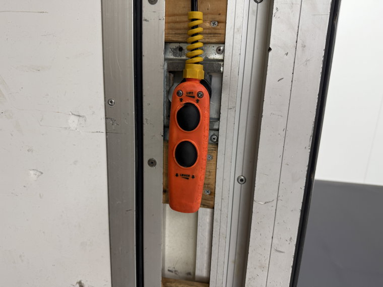 Vehicle Image 25