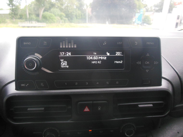 Vehicle Image 13