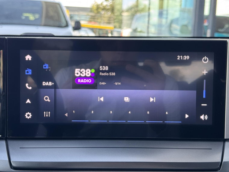 Vehicle Image 36