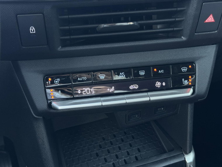 Vehicle Image 42