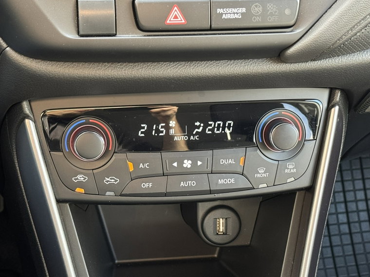 Vehicle Image 28