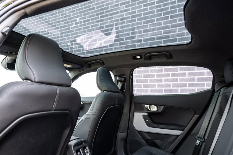 Vehicle Image 35