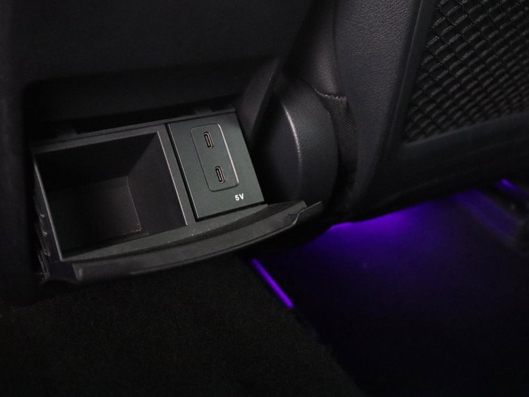 Vehicle Image 38