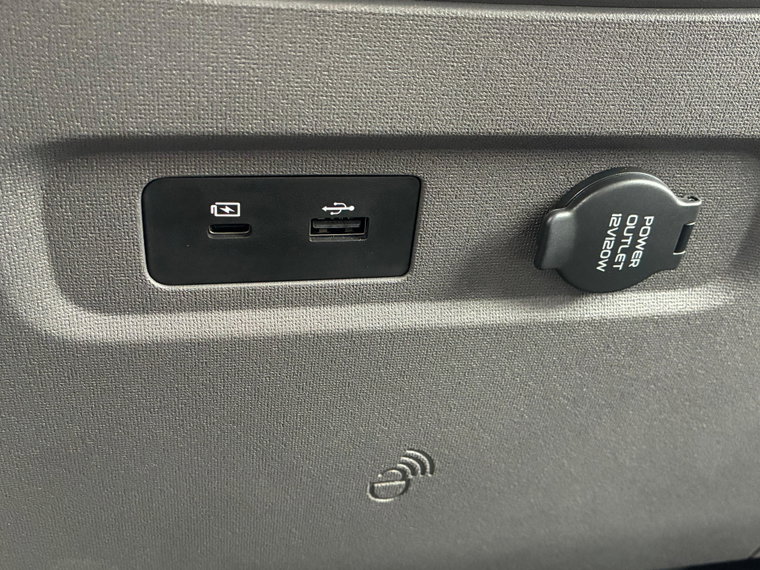 Vehicle Image 23
