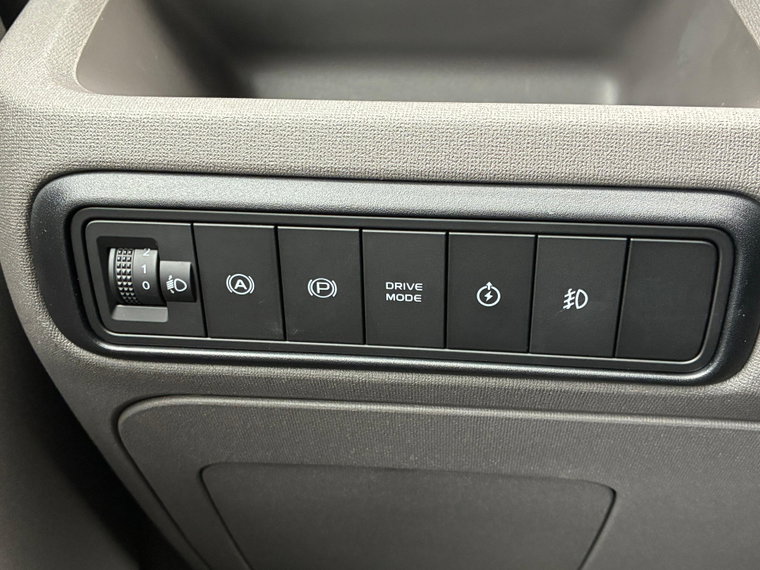 Vehicle Image 24
