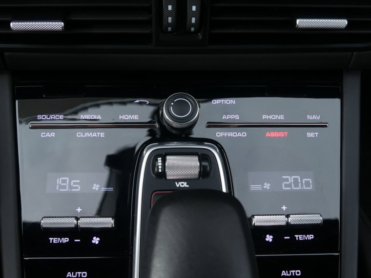 Vehicle Image 26