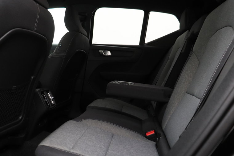 Vehicle Image 42