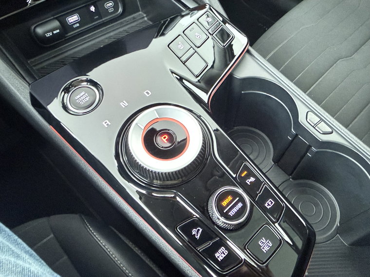 Vehicle Image 32