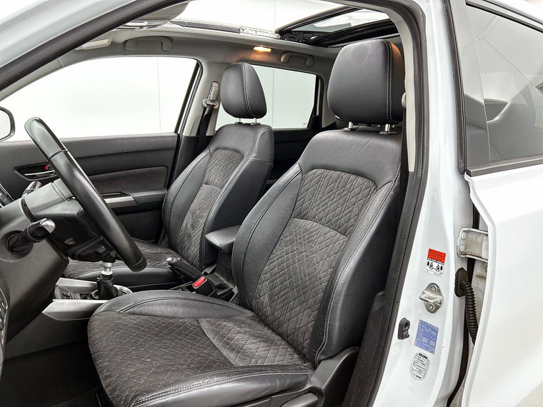 Vehicle Image 12