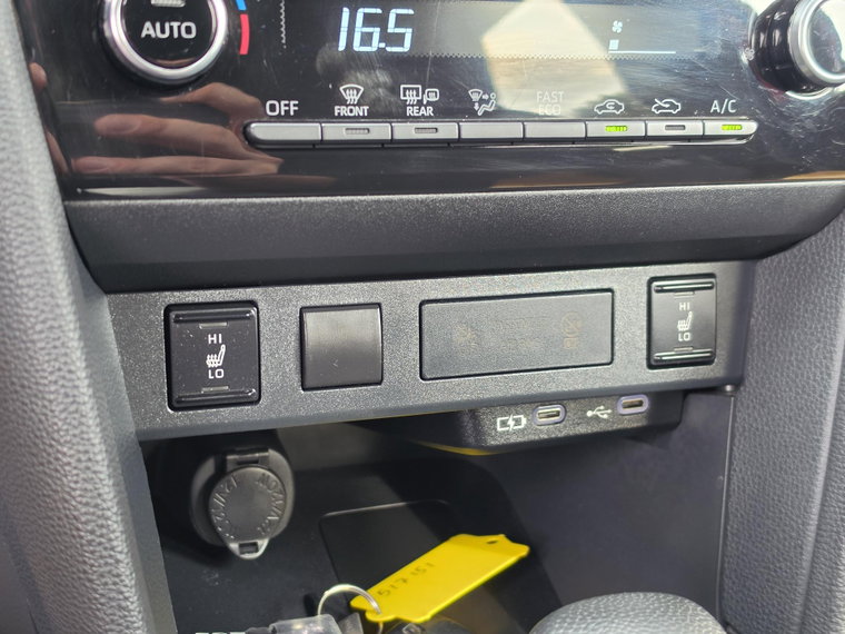 Vehicle Image 25