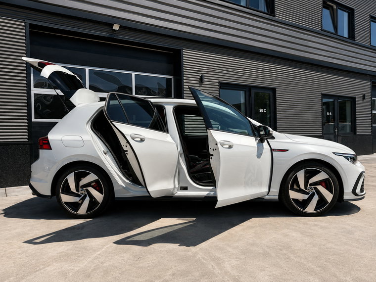 Vehicle Image 11