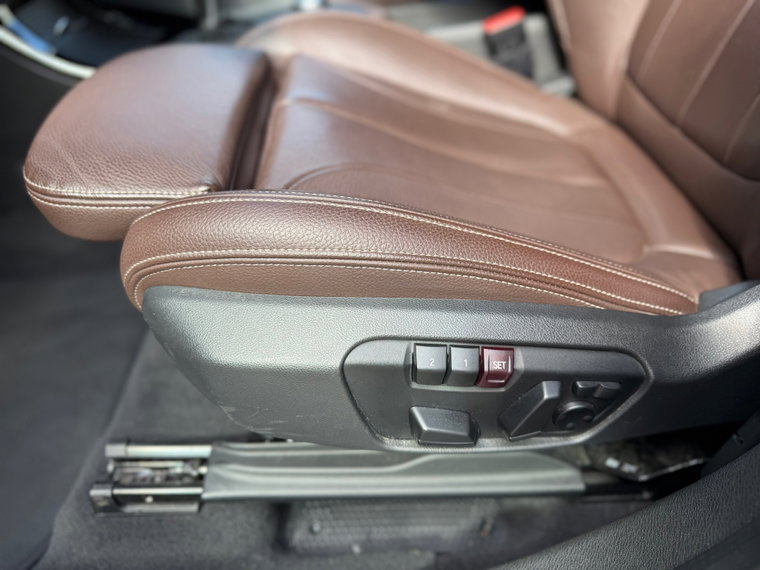 Vehicle Image 37