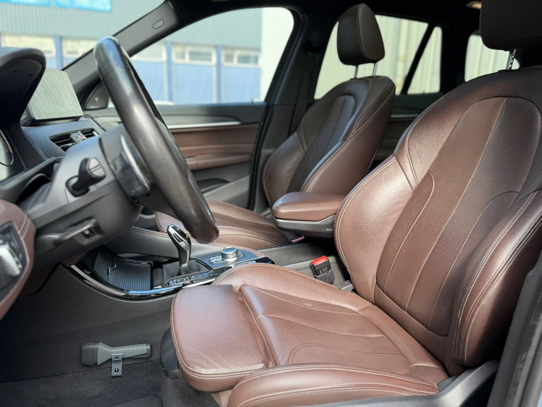 Vehicle Image 38