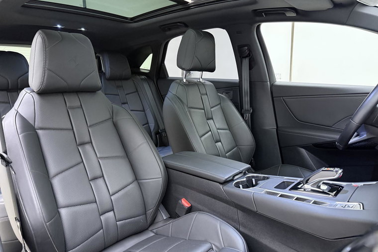 Vehicle Image 18
