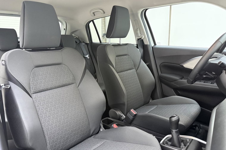 Vehicle Image 13
