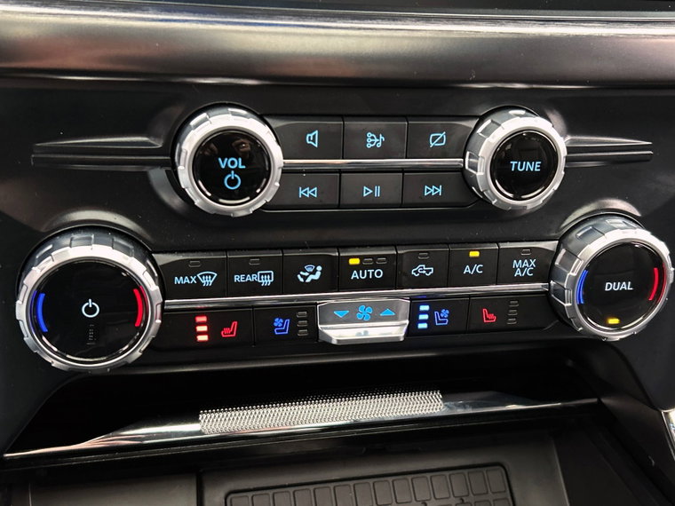 Vehicle Image 17