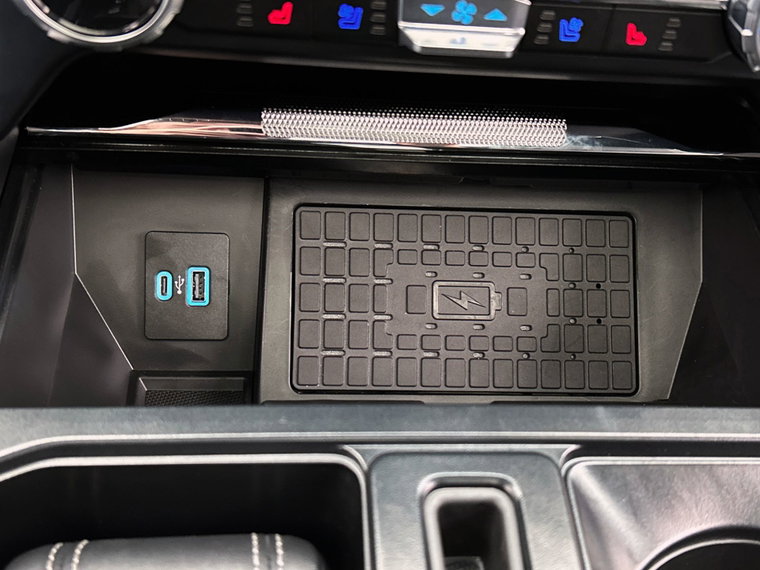 Vehicle Image 26
