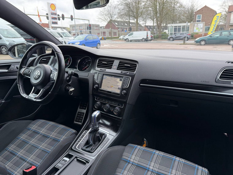 Vehicle Image 29