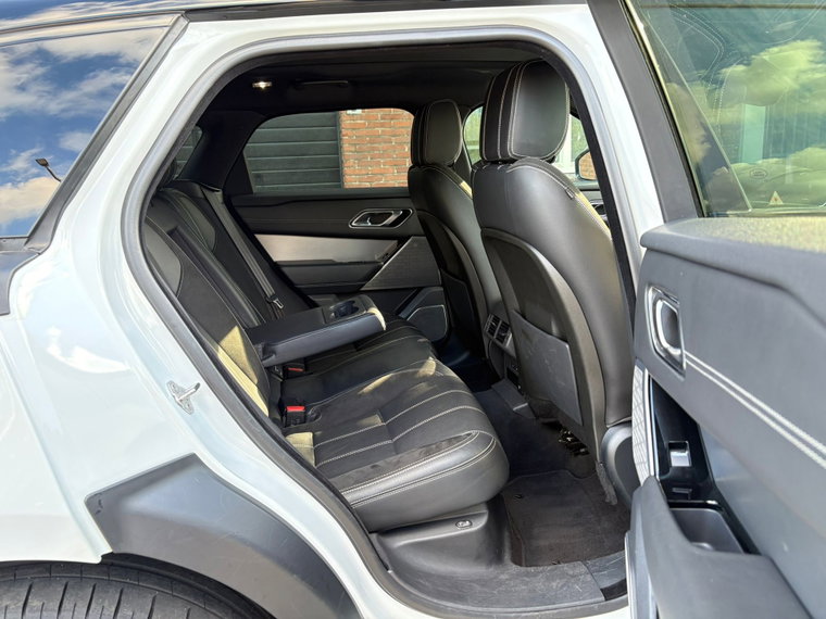 Vehicle Image 35