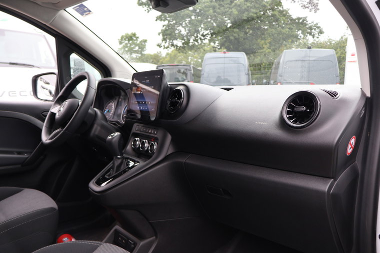 Vehicle Image 37