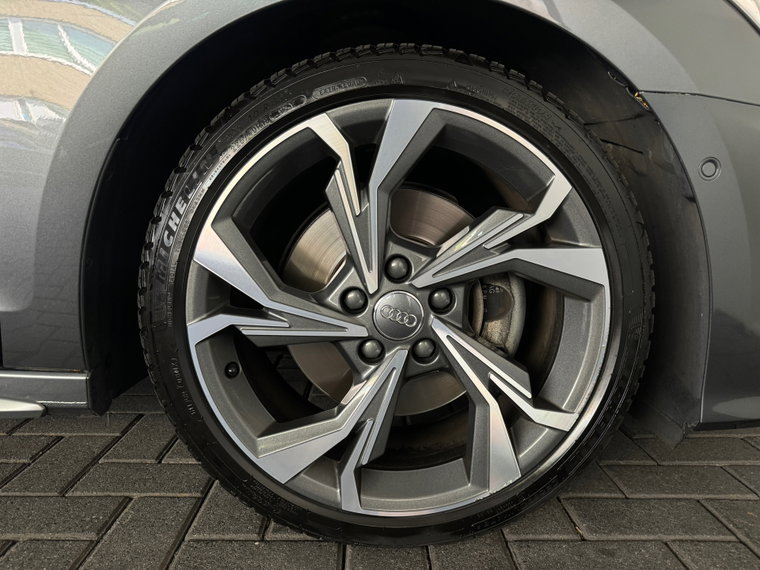 Vehicle Image 21