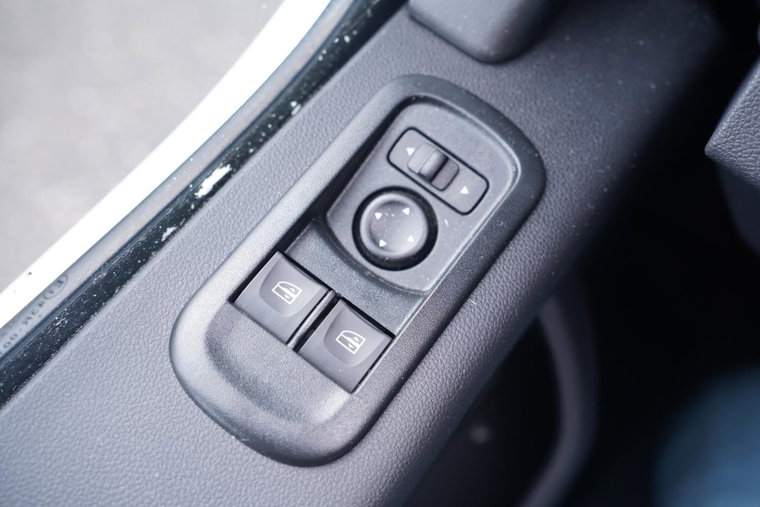 Vehicle Image 40
