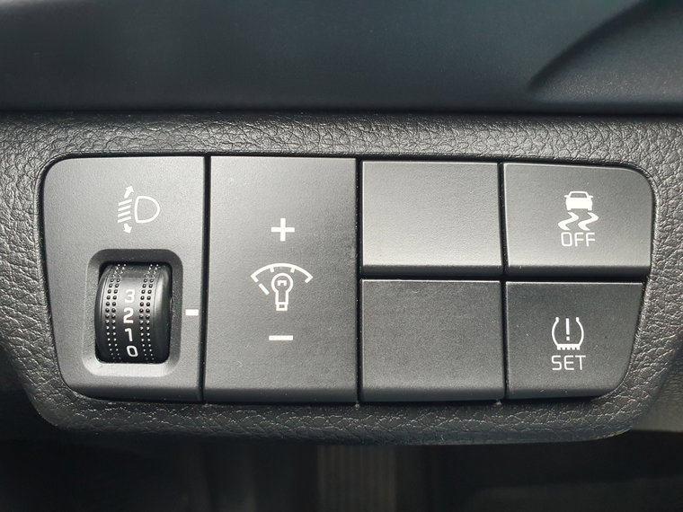 Vehicle Image 38