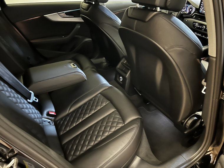 Vehicle Image 23