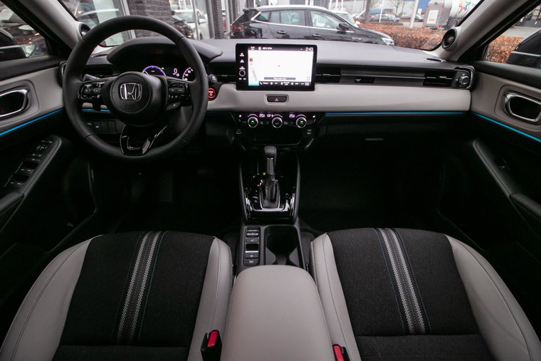 Vehicle Image 15